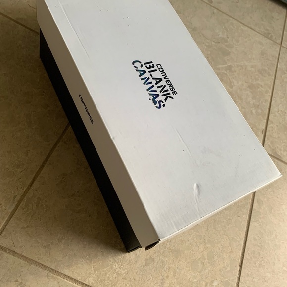 CONVERSE CHUCK TAYLOR. One-of-a-kind. Custom-designed. - Picture 4 of 13